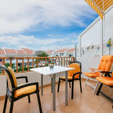 Διαμέρισμα One-bedroom With Terrace, Pool And Partial Sea Views *