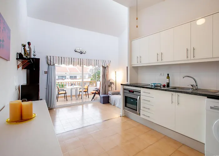 דירה One-bedroom With Terrace, Pool And Partial Sea Views *