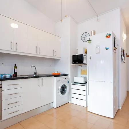 One-bedroom With Terrace, Pool And Partial Sea Views Appartement Los Cristianos (Tenerife)